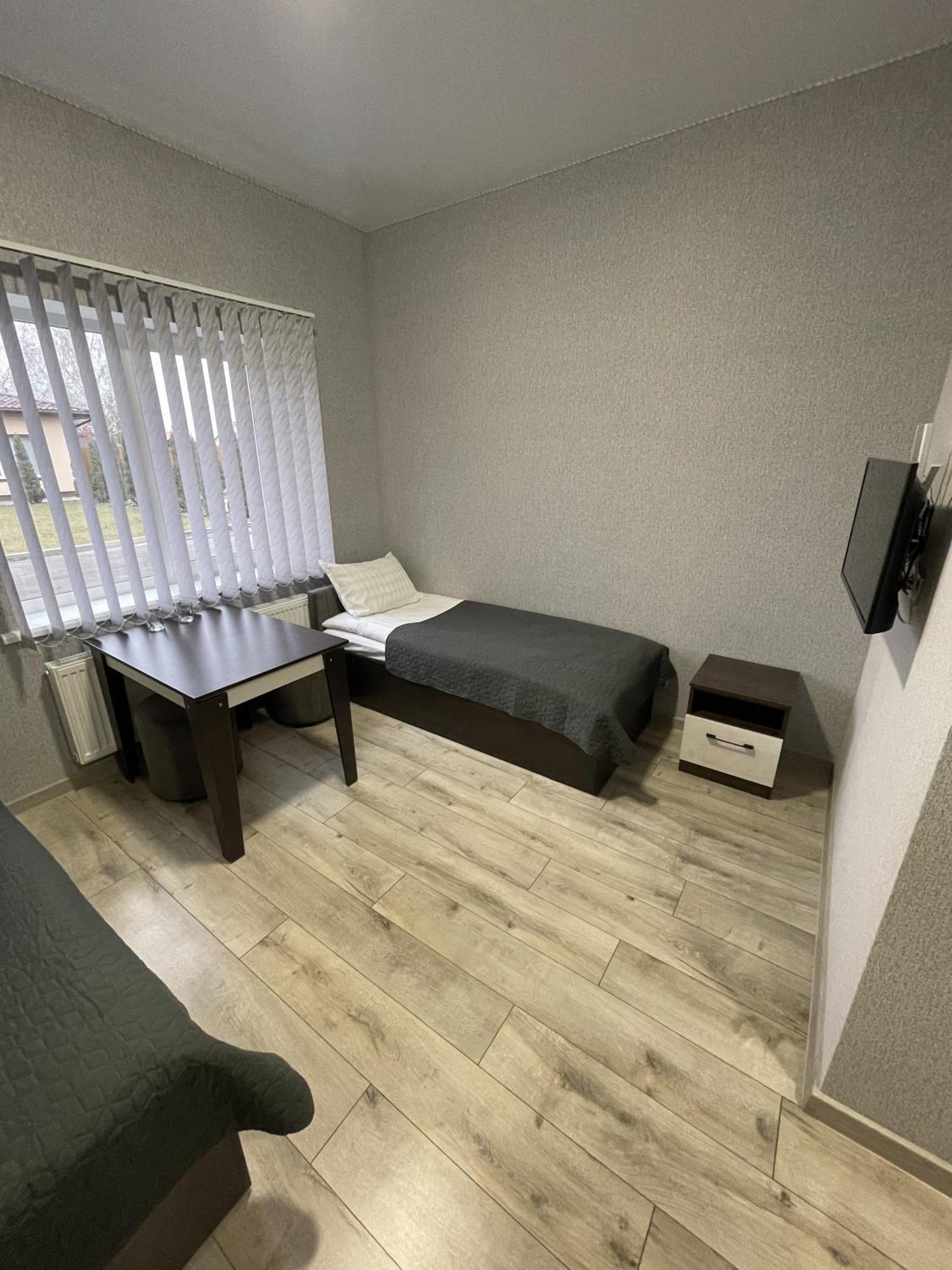 Ні Пуху, Ні Пера! Hotel Reshetylivka Eksteriør billede
