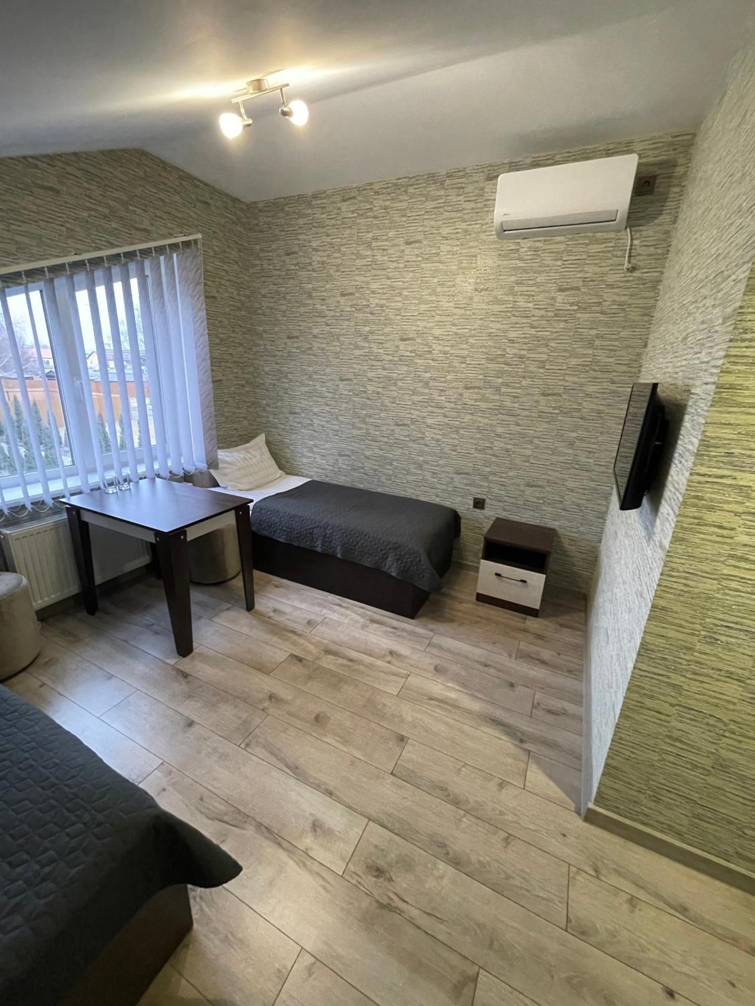Ні Пуху, Ні Пера! Hotel Reshetylivka Eksteriør billede
